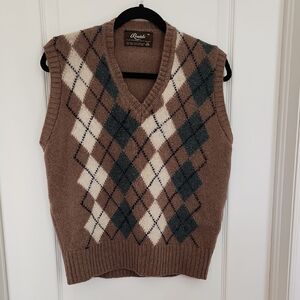 M Rendale 100% Wool Vest.